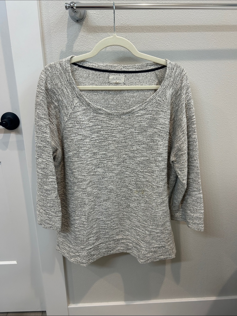 Heathered Cream Scoop Neck Pullover Sweater - Lou & Grey
